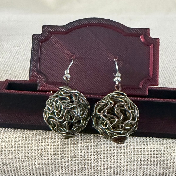 Pink Floral Stud Earrings and Wire Mesh Earrings - Picture 3 of 7